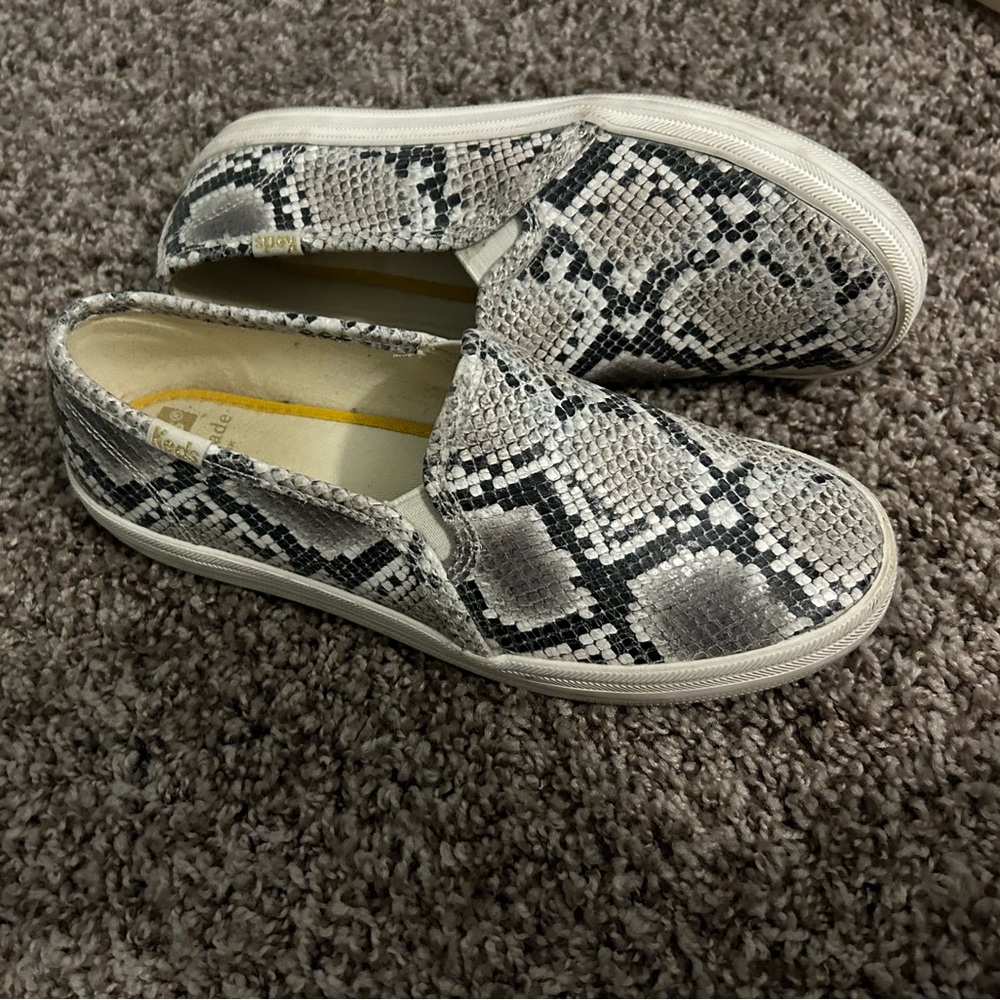 Snake skin slides